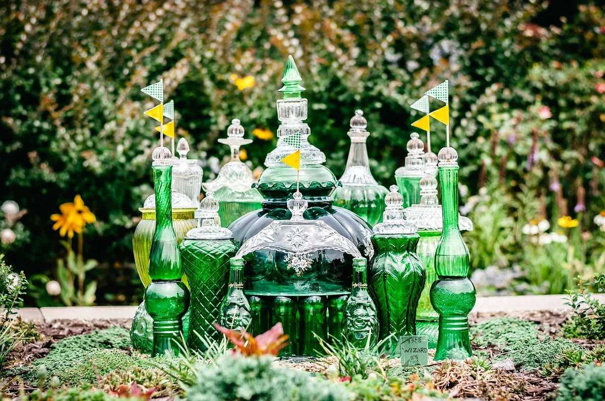 glass bottle garden ideas