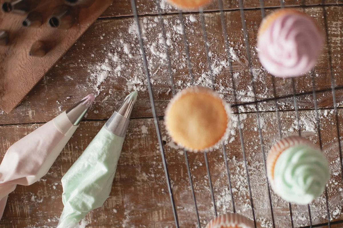 Piping bags and tips