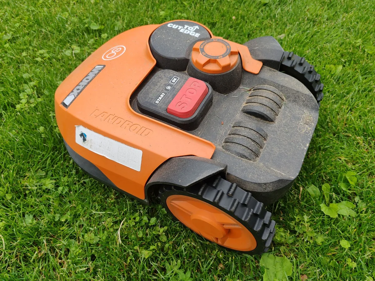 swapping cordless lawn mower battery