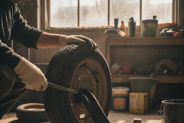 When Do You Need to Remove a Wheelbarrow Tire From the Rim?